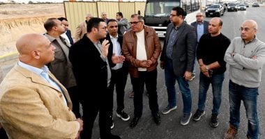 وزير الإسكان يتفقد مشروعات الطرق والمحاور والمداخل في مدينة الشيخ زايد