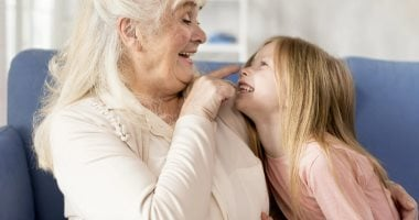 دراسة هولندية تؤكد الفوائد المعرفية لمشاركة الأجداد في تربية الأحفاد