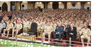 الفريق أول عبد المجيد صقر يلتقي قادة وضباط القوات المسلحة