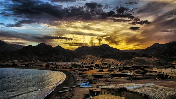 نويبع: تاريخ مدينة القوافل القديمة وذاكرة سيناء الهادئة