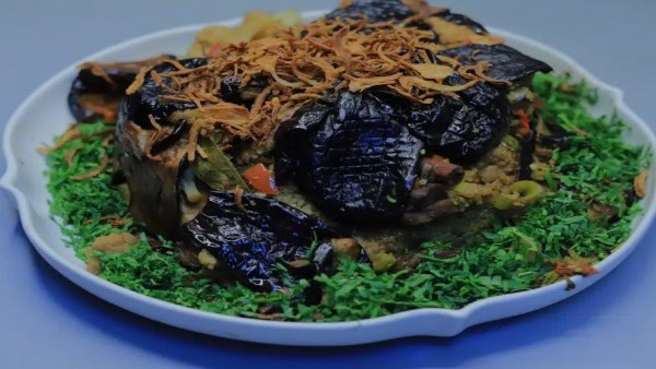 مقلوبة القرنبيط: طريقة غير تقليدية ولذيذة