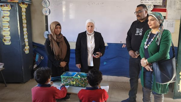 وكيل التعليم بالقاهرة يحث على تفعيل الوسائل التعليمية وتنوع أساليب التدريس