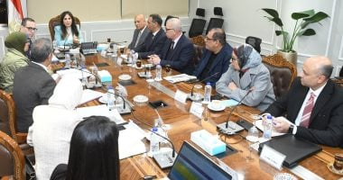 وزيرة الإسكان تلتقي مسئولي توريك لمتابعة مبيعات وتسويق المدن الجديدة