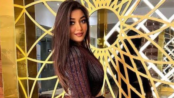 رحمة محسن تتألق بإطلالة كاجوال