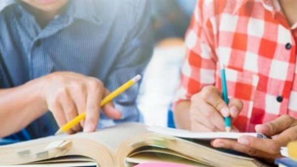 أمهات مصر تستطلع آراء أولياء الأمور عن المذاكرة والنوم في رمضان