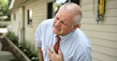 الفئات الأكثر عرضة لتمدد الشريان الأورطي وكيفية تقليل الخطر باستخدام TEVAR