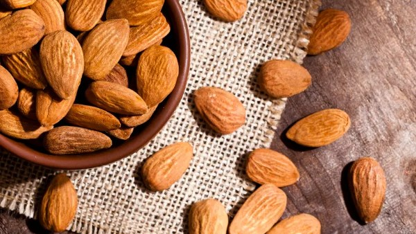 فوائد إدراج اللوز في نظامك الغذائي اليومي