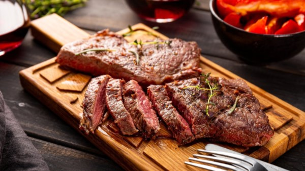 الإفراط في تناول اللحوم الحمراء يرفع خطر السكري بنسبة 49%