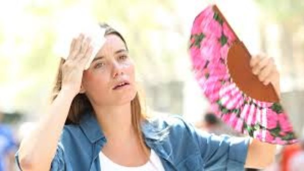 تستيقظين مرهقات رغم النوم؟ طبيب يكشف سبب تعب الصباح