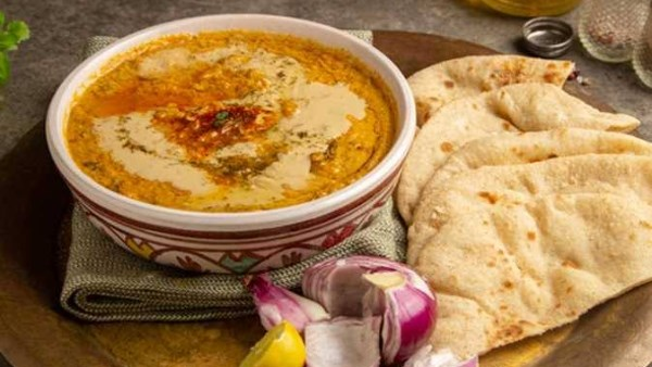 الفول بالزبدة يتصدر مائدة بداية رمضان. وصفة بسيطة بنكهة شرقية