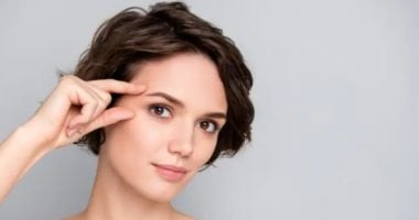 3 وصفات طبيعية لعلاج قشرة الحواجب من جذورها