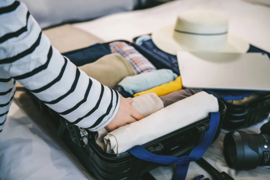 كيف تنظم حقيبة السفر بذكاء؟