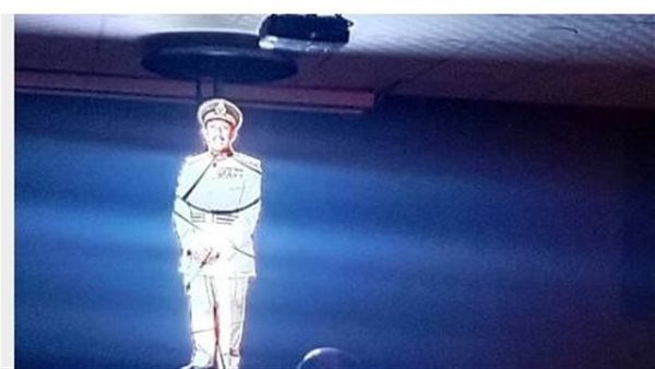 تجربة تعليمية جديدة باستخدام الهولوجرام لشرح درس حرب أكتوبر في المنيا