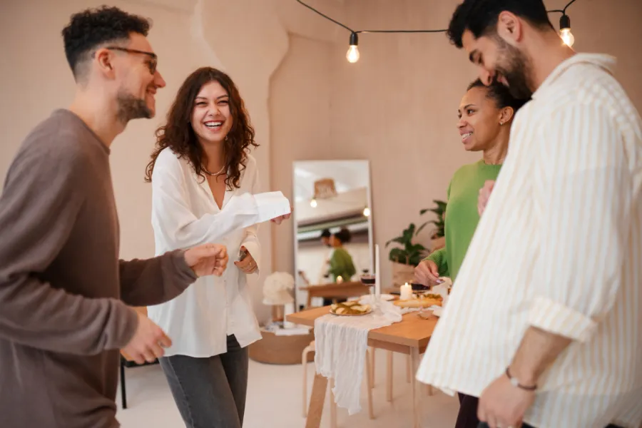 كيف تعيد بناء شبكتك الاجتماعية وتكوّن صداقات حقيقية من جديد؟