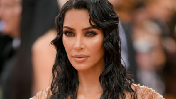 مشروب كيم كارداشيان الصحي الجديد يثير الجدل: ما هو الباراكسانثين؟