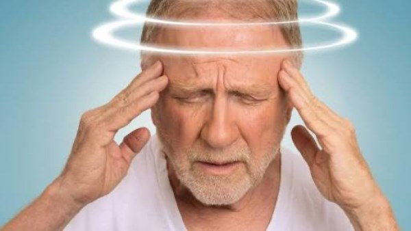 طبيب يكشف سبب الشعور بالدوخة في رمضان