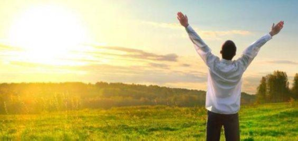 السعادة تعزز الحركة