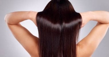 وصفات طبيعية لتنعيم الشعر بخطوات سهلة