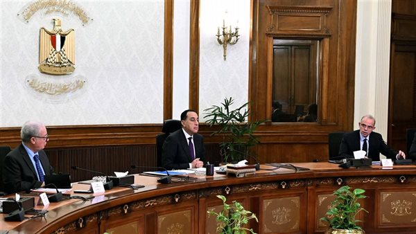 رئيس الوزراء يطلق خطة لتعزيز الاستثمار وجذب صفقات كبرى لمصر