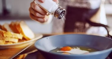 تعديل بسيط في نظامك الغذائي يسمح لك بأكل أكثر بسعرات أقل