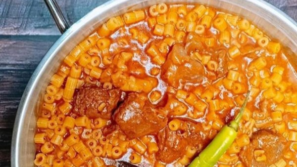 مبكبكة بالسجق وكرات اللحم: طبق سريع بطعم شرقي