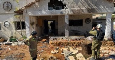 إيران تقصف تل أبيب وتدمر مبانٍ وسيارات وتصيب 8 إسرائيليين في وسط تل أبيب