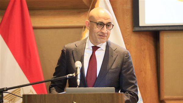 وزير التعليم يدعم سبورات ذكية للمدرسة التابعة للمستشفى 57357