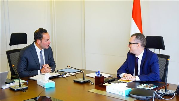 تعاون بين وزير التخطيط ورئيس مركز المعلومات لمتابعة أداء برنامج الحكومة