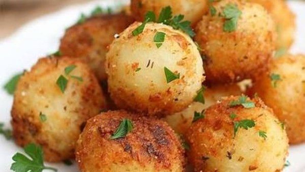 كرات البطاطس بالجبن سريعة ولذيذة
