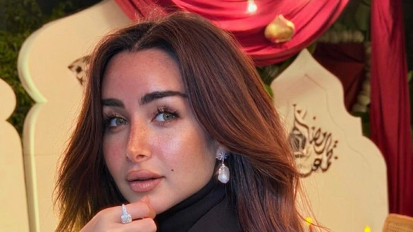 قفطان أنيق.. هنا الزاهد تتألق بإطلالة رمضانية