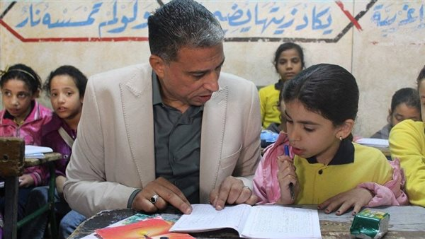 تعليم الجيزة تشدد على تطبيق التقييمات الصفية والأسبوعية للطلاب
