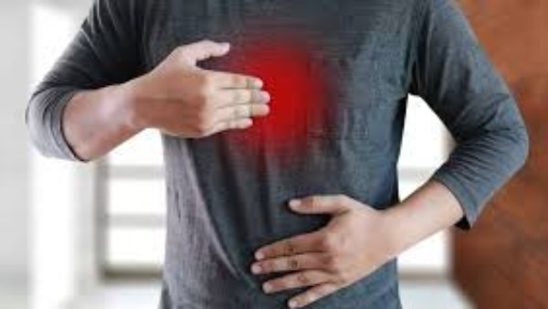 حرقان المعدة بعد الإفطار؟ 7 طرق سهلة لتخفيف الحموضة في رمضان