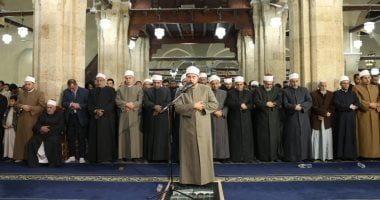 أئمة الأزهر يحيون صلاة التراويح في الليلة الخامسة والعشرين من رمضان