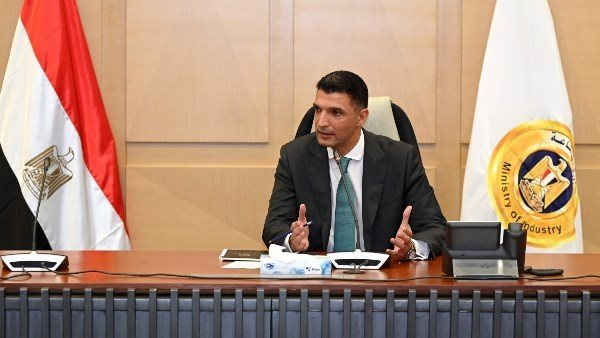 تسهيلات جديدة للمستثمرين وتعديل ضوابط تأجير المصانع