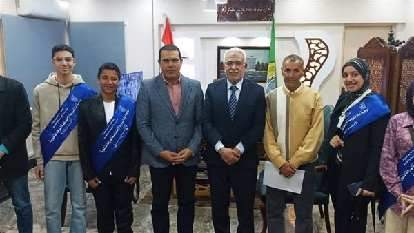 وكيل تعليم الإسماعيلية يلتقي قادة المدارس لعرض المبادرات الطلابية