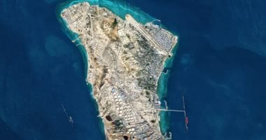 أكسيوس: ترامب يدرس الاستيلاء على مستودع النفط في جزيرة خارك الإيرانية