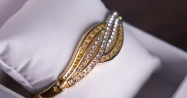 تكسب المرأة في الحالتين هدية وعيدية في عيد الأم والفطر