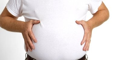 6 فواكه تخفف الانتفاخ طبيعياً.. متى تستشير الطبيب؟