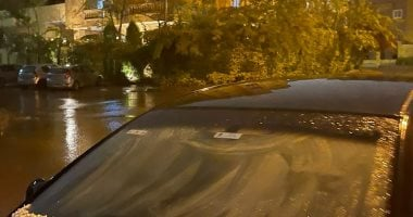 حبات الثلج تضرب التجمع الخامس وسط أمطار رعدية غزيرة