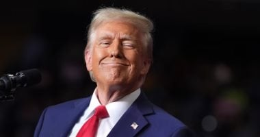 ترامب يهاجم الإعلام: لم أطلب عقد اتفاق مع إيران.. هم من يتوسلون