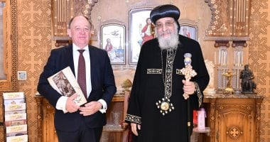 البابا تواضروس الثاني يستقبل سفراء في المقر الباباوى بالعباسية