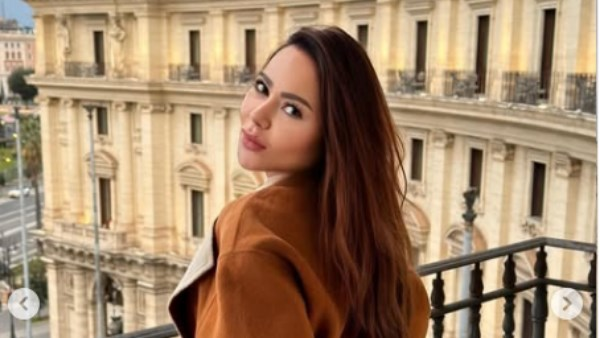 أسما إبراهيم بإطلالة أنيقة في إيطاليا