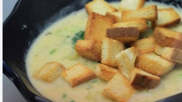 شوربة بطاطس بالبروكلي في تقلبات الجو