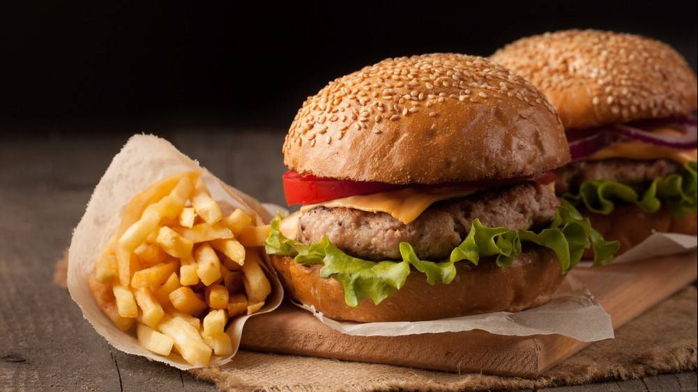 برغر في الفرن: وصفة سريعة وسهلة التحضير