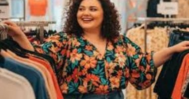 لو قوامك كيرفي.. 6 نصائح لاختيار ملابس تناسبك