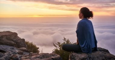 تفسير حلم شروق الشمس: بداية جديدة أم رسائل خفية؟