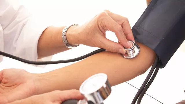 ارتفاع الضغط بشكل خطير.. متى تتوجه إلى الطوارئ فوراً؟